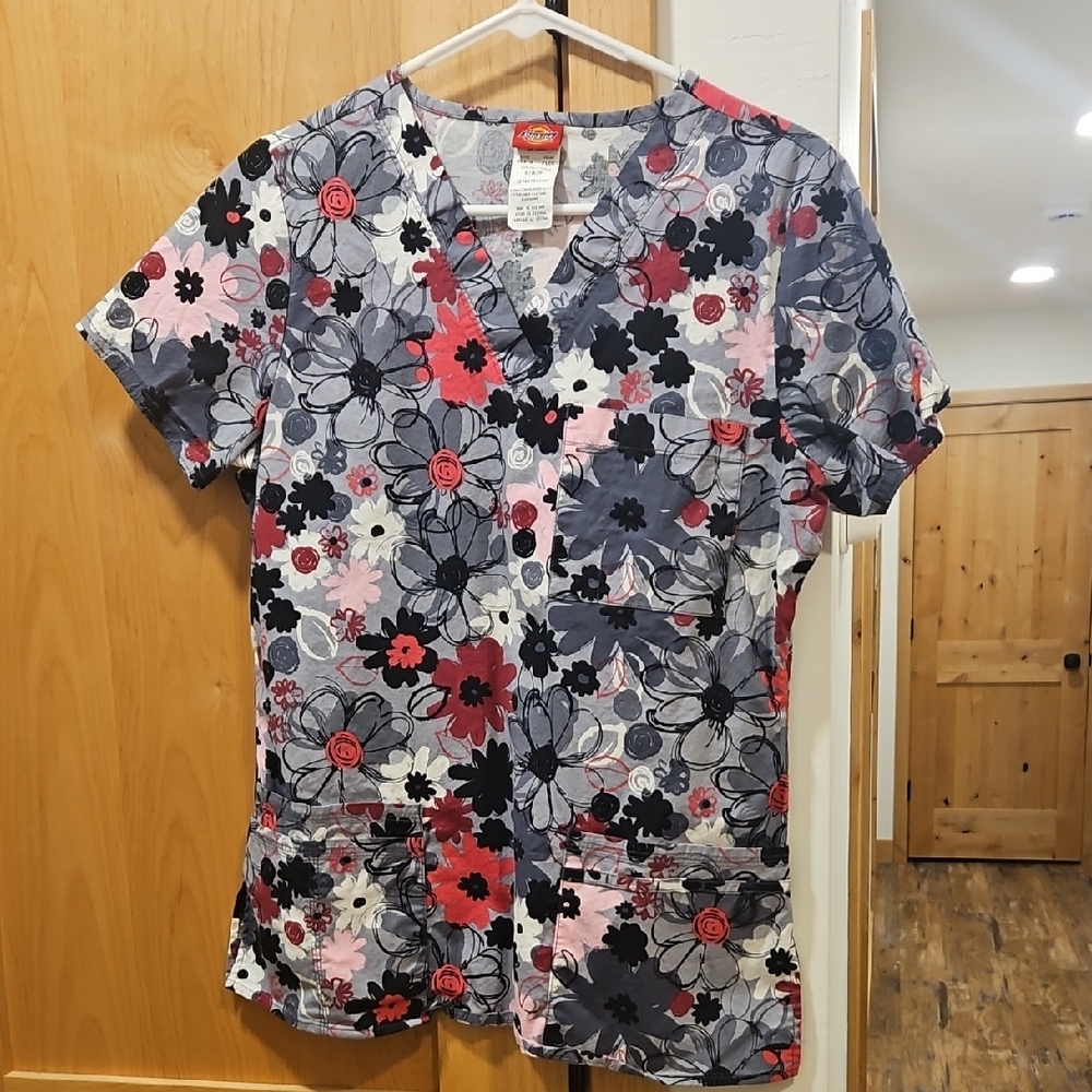 Dickies Floral Print Short Sleeve Top - Black, Red, Pink